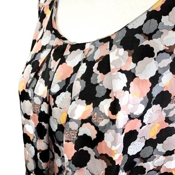 Notations Sleeveless Blouse - Picture 3 of 9